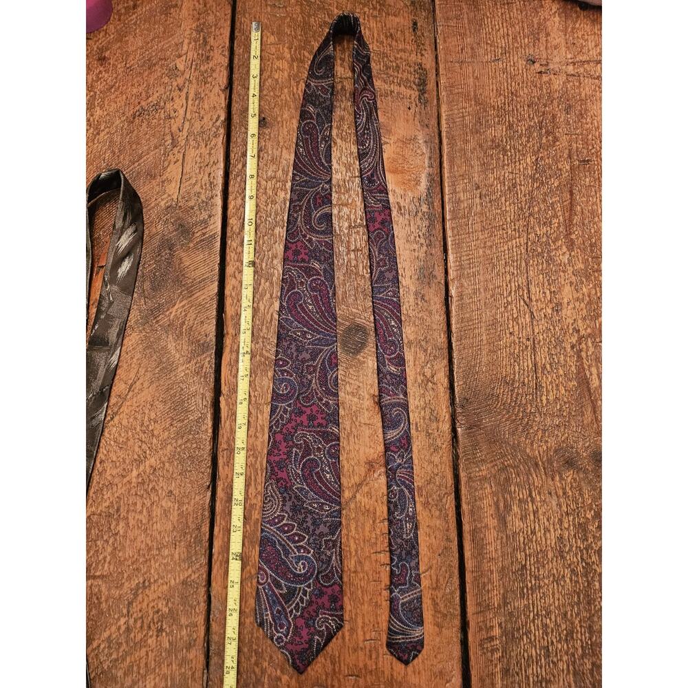 Strathmore by Richman All Silk Paisley Tie